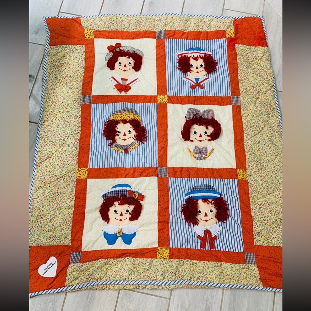 Vintage Applause Raggedy Ann and Andy 3D Doll Faces Quilt 51 X 45